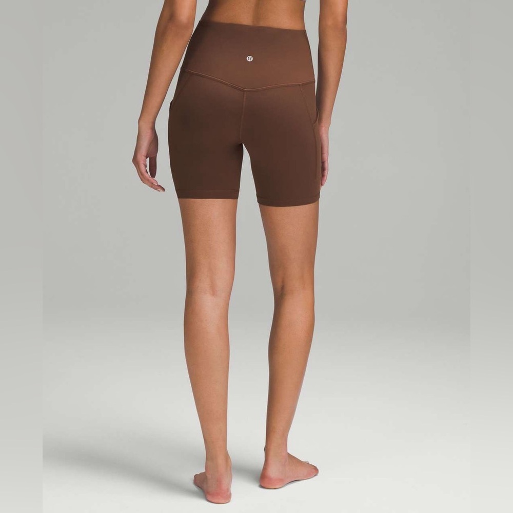 C - Lululemon Align High-Rise Short with Pockets 6"
Java